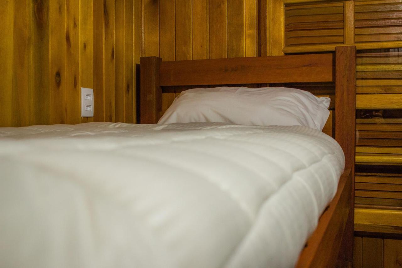 Ayllu Refugio Ecologico Hostel อูรูบิซิ ภายนอก รูปภาพ